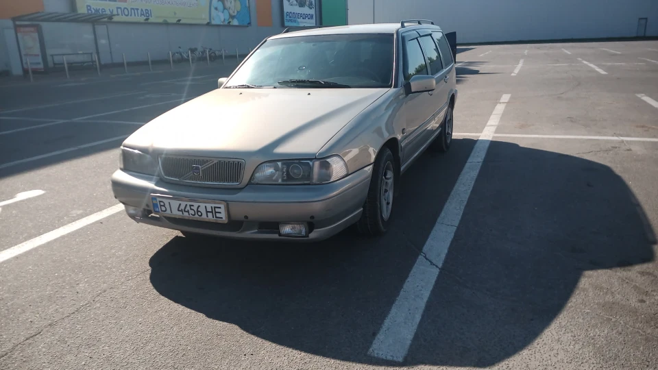 Volvo V70 2