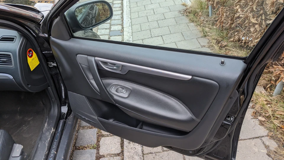 Volvo V70 Black edition 2.4 turbo 4