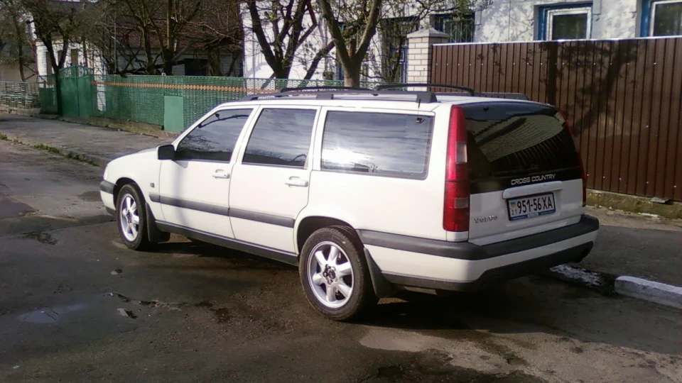 Volvo V70 Cross Country 3