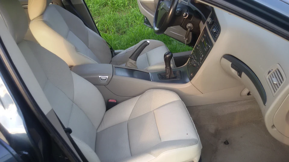 Volvo V70 D5 - Синій Пароплав 4