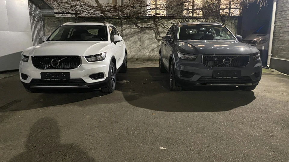 Volvo XC40 B4 Pearl 2