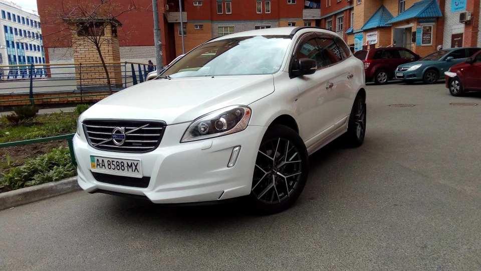 Volvo XC60 R Design - одна така ) 2
