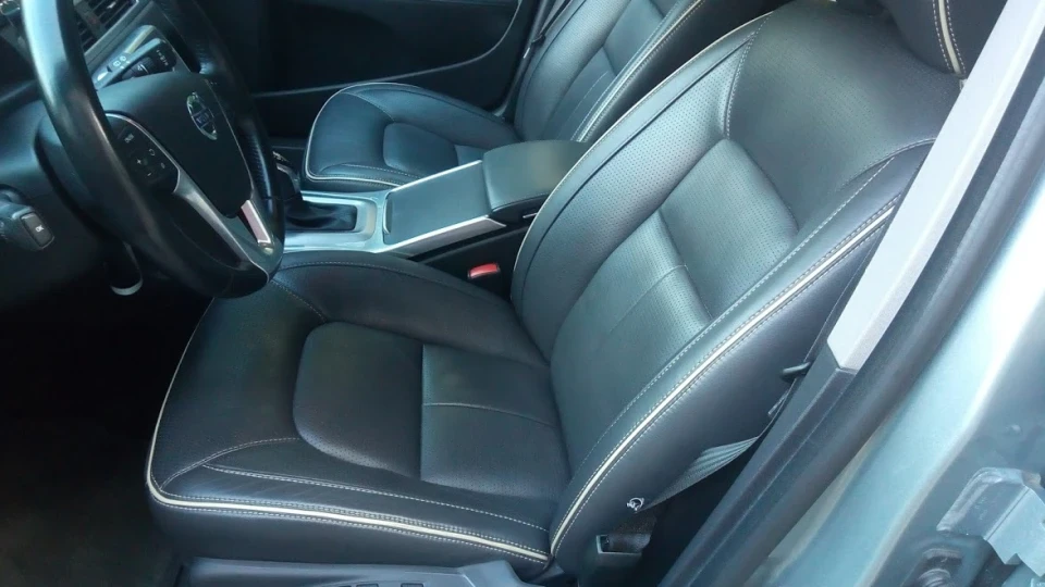 Volvo XC70 Сріблястий Кораблик 3