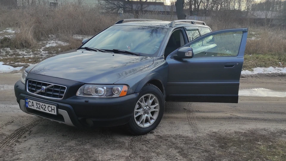 Volvo XC70 Swedish tank