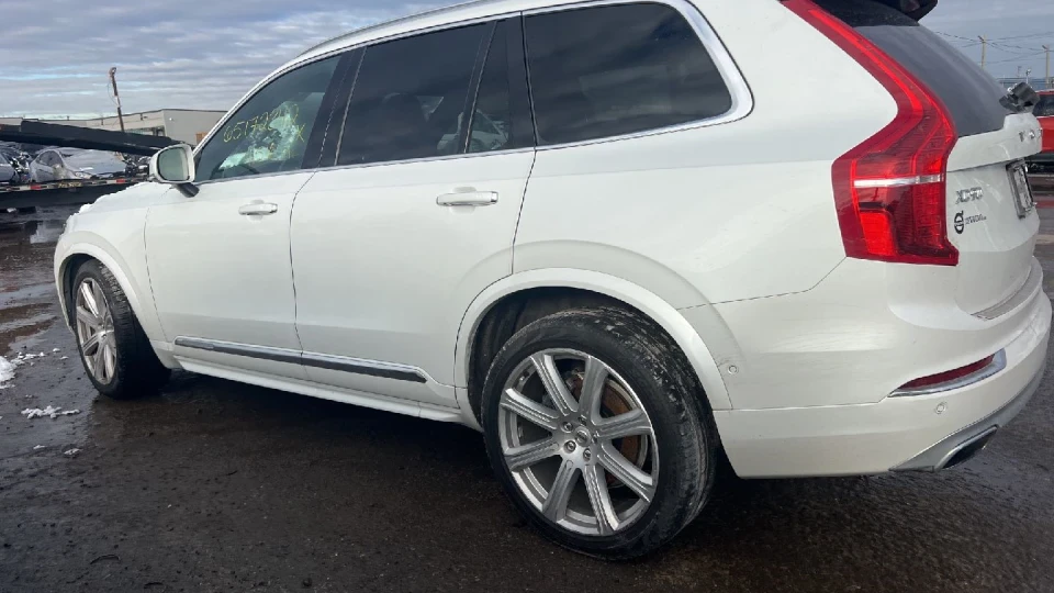 Volvo XC90 4