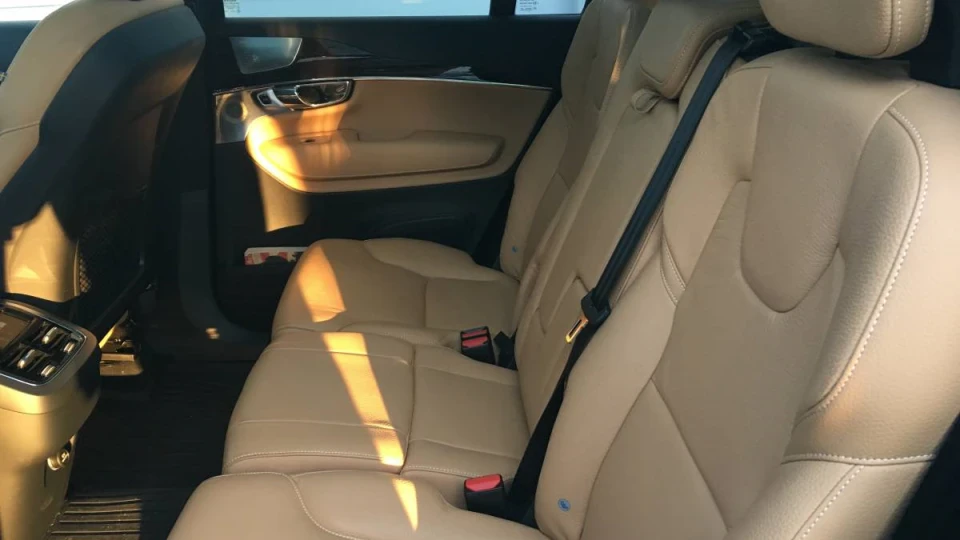Volvo XC90 AWD Momentum 4