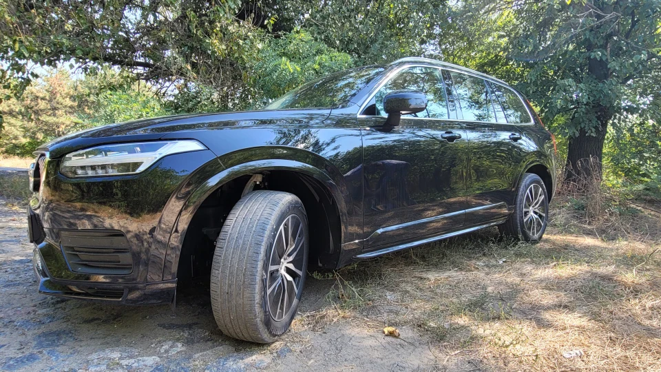 Volvo XC90 B5 Чорний драккар 3