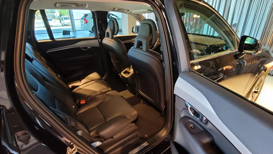 Volvo XC90 B5 Чорний драккар 5
