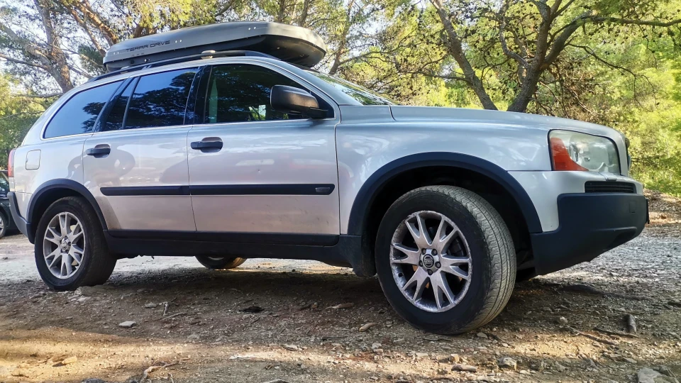 Volvo XC90 Family Bus 2