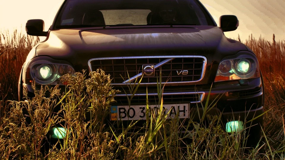 Volvo XC90 'Нахабний V8' 2