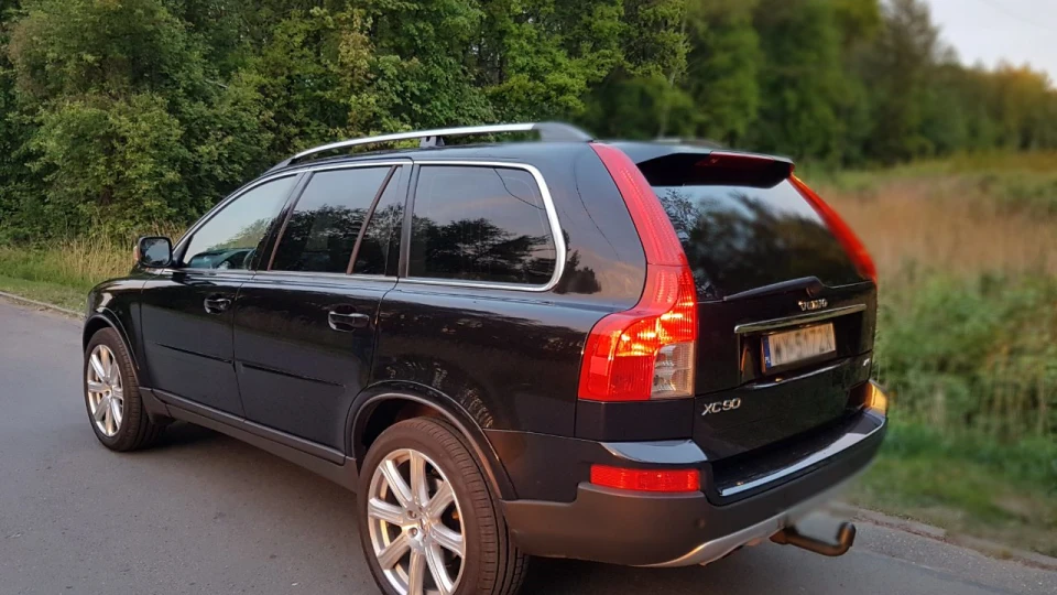 Volvo XC90 ТРАХТОРЕЦЬ