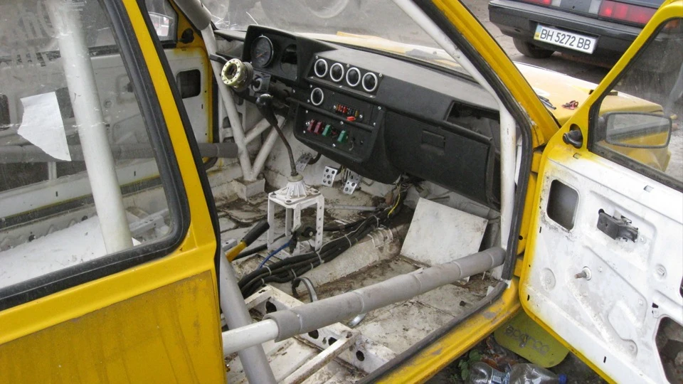 ЗАЗ 1102 1.4 sport 4