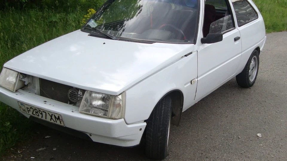 ЗАЗ 1102 білий колір 2