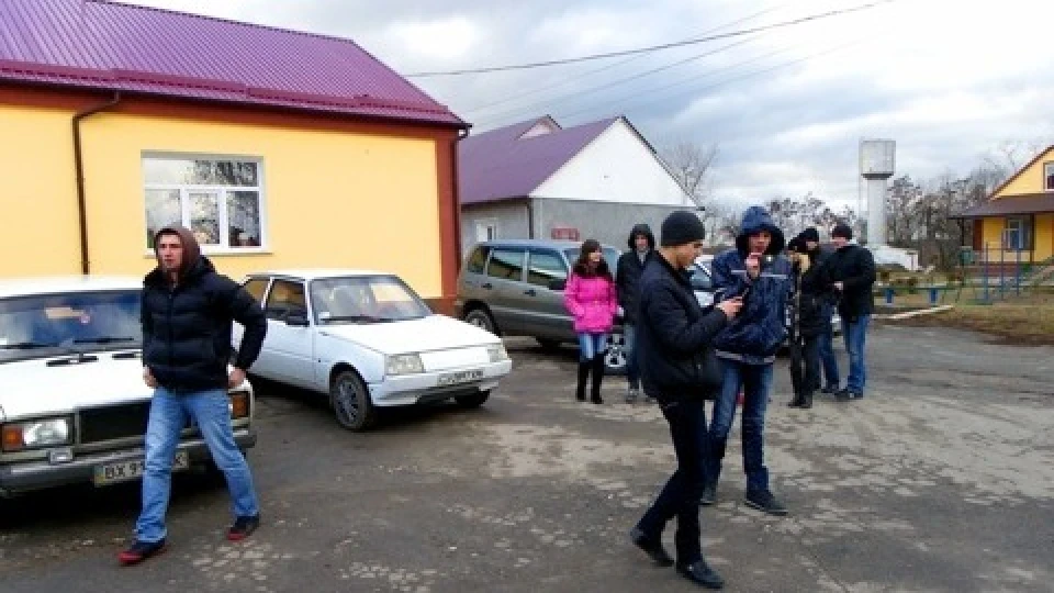 ЗАЗ 1102 білий колір 5