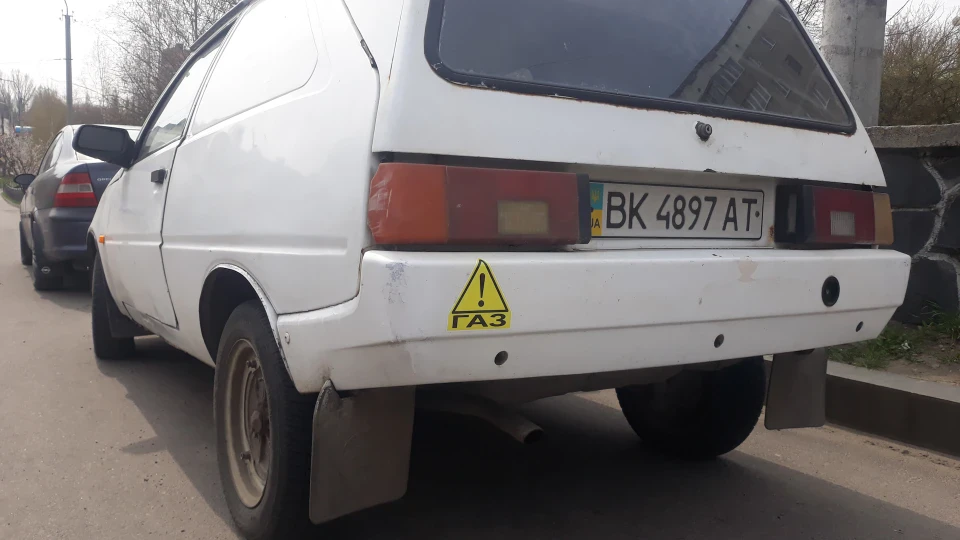 ЗАЗ 1102 belyy Taureg