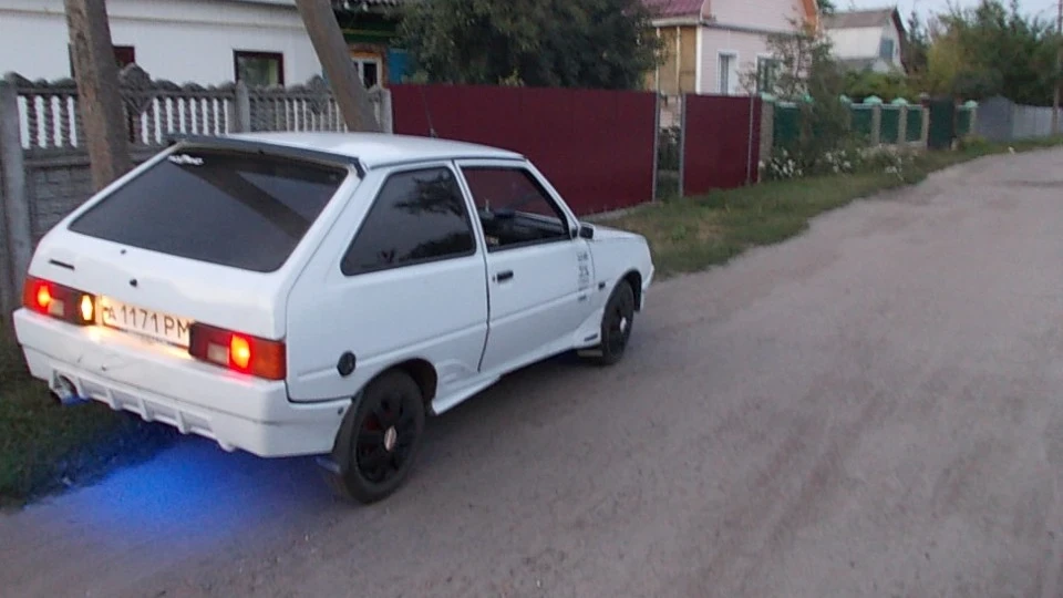ЗАЗ 1102 Яскраво-білий 4