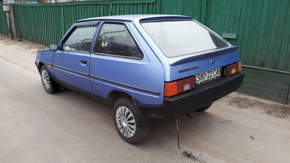 ЗАЗ 1102 економний жоповоз 3