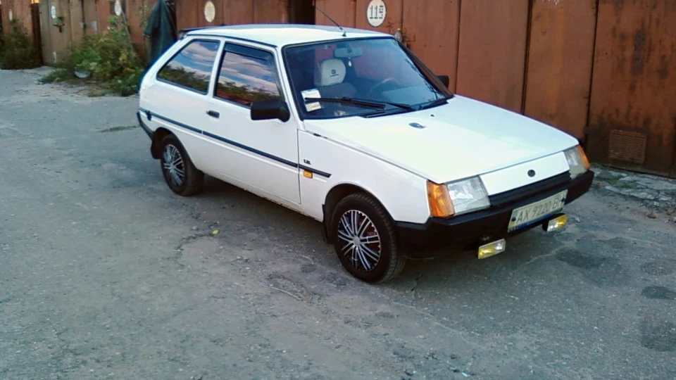 ЗАЗ 1102 люкс