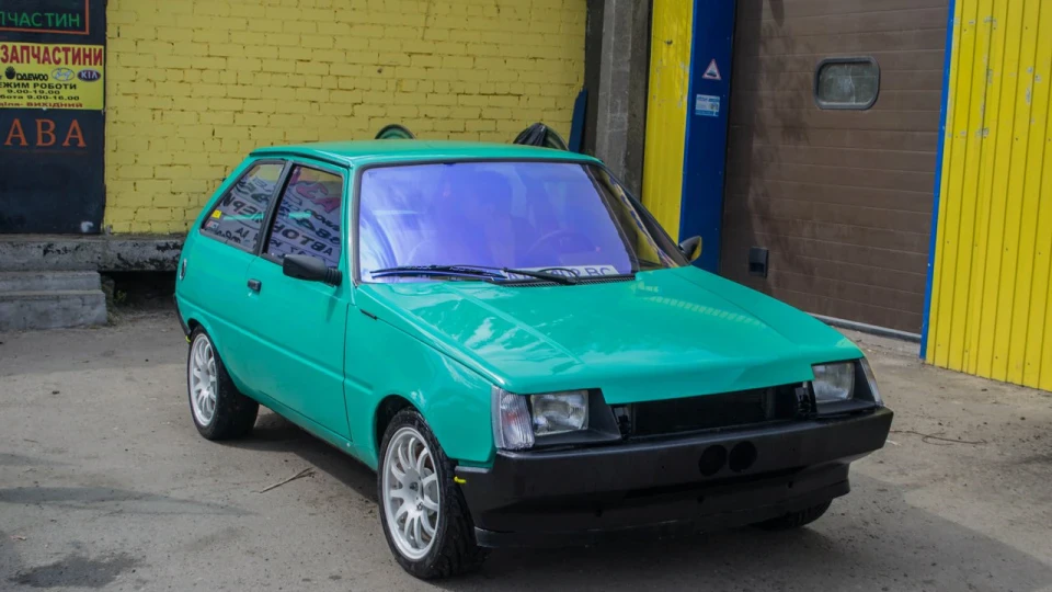 ЗАЗ 1102 Mint Uzi 1,8 Blacktop 2