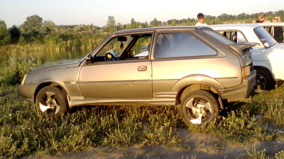 ЗАЗ 1102 МогутняТаврія 2