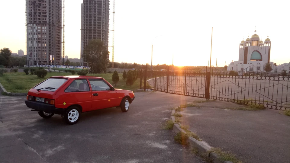 ЗАЗ 1102 ЧЕРВОНИЙ 2