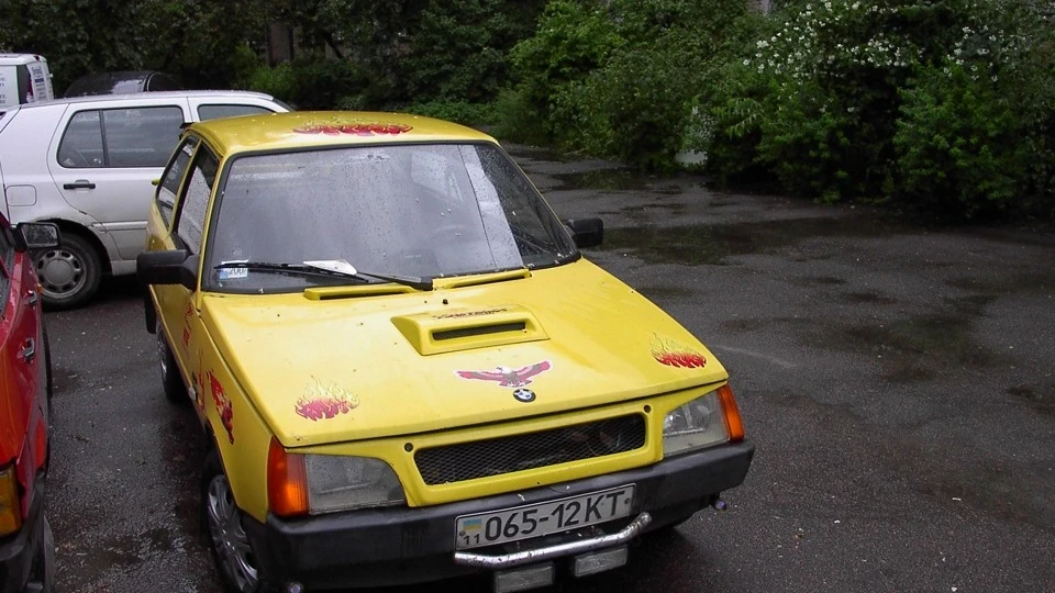 ЗАЗ 1102 Таврія yellow ChiСkEn
