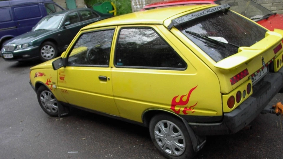 ЗАЗ 1102 Таврія yellow ChiСkEn 2