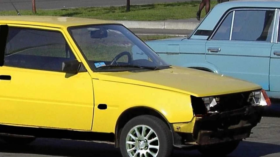 ЗАЗ 1102 Таврія yellow ChiСkEn 4