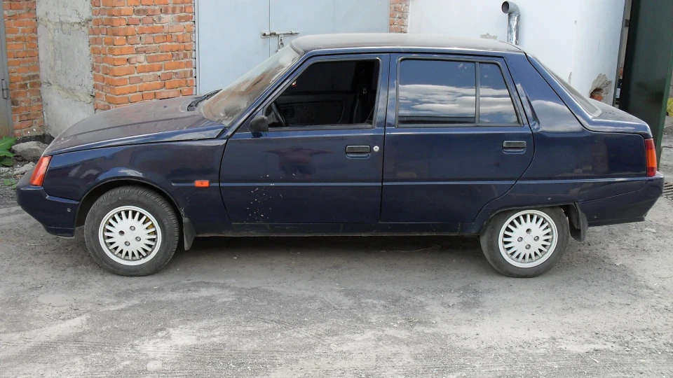 ЗАЗ 1103 DOLBIT SUROVO