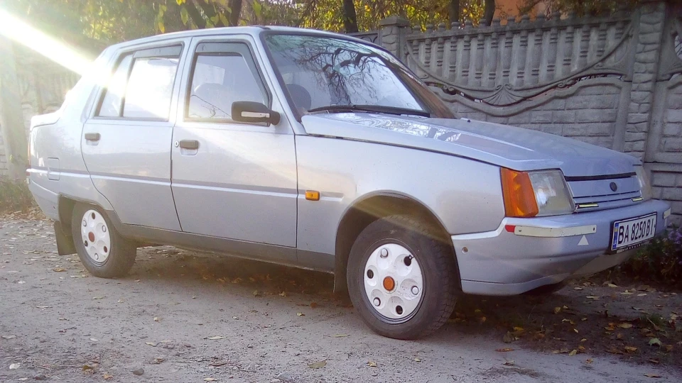ЗАЗ 1103 серенькая. карб.