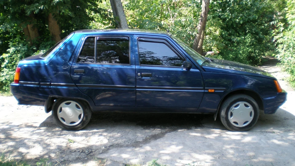 ЗАЗ 1103 Славута 1.2L Blue Pearls 2