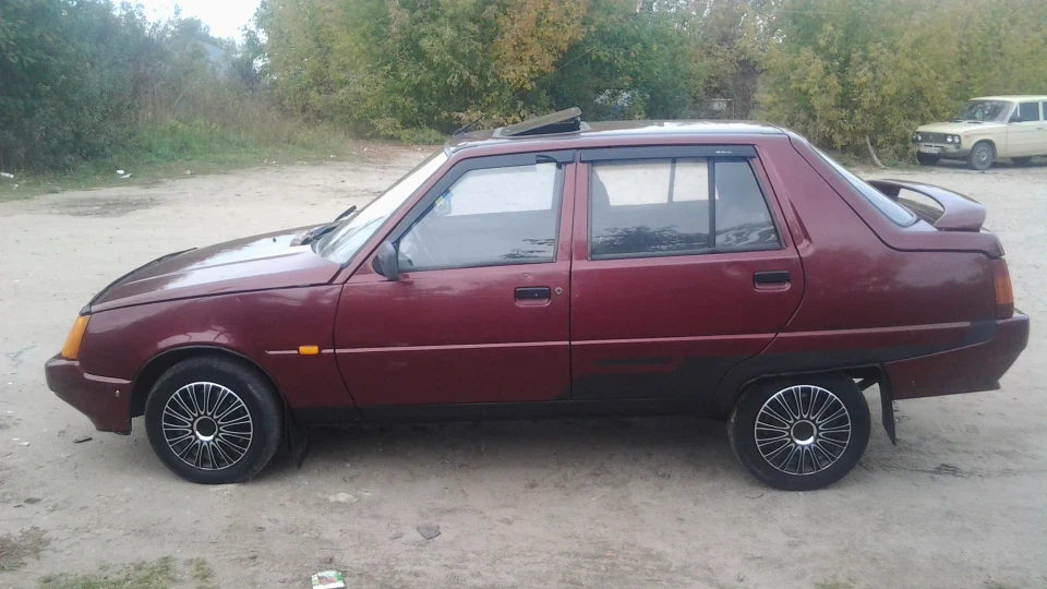 ЗАЗ 1103 Славута Колір гнила вишня 3