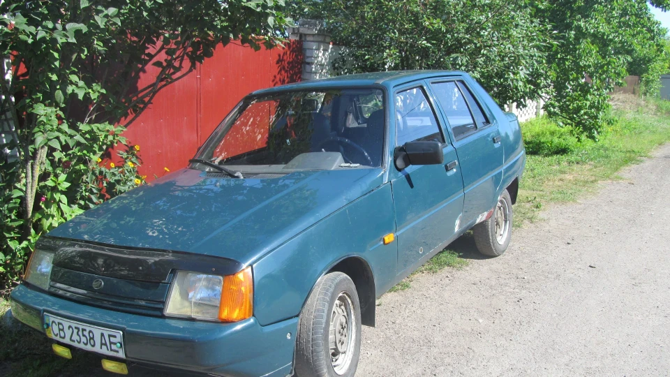 ЗАЗ 1103 Зелений шершень 5