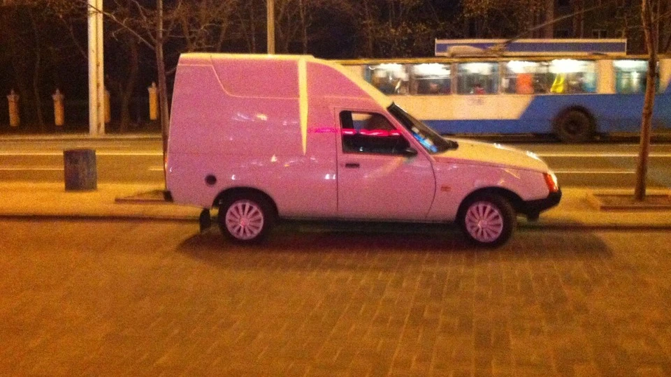 ЗАЗ 1105 службове авто)