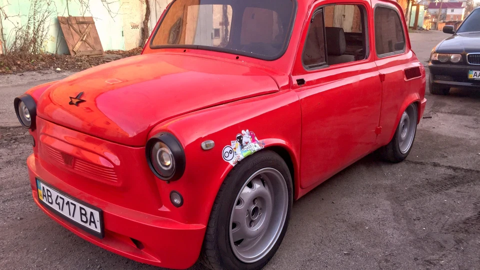 ЗАЗ 965 червоний 2