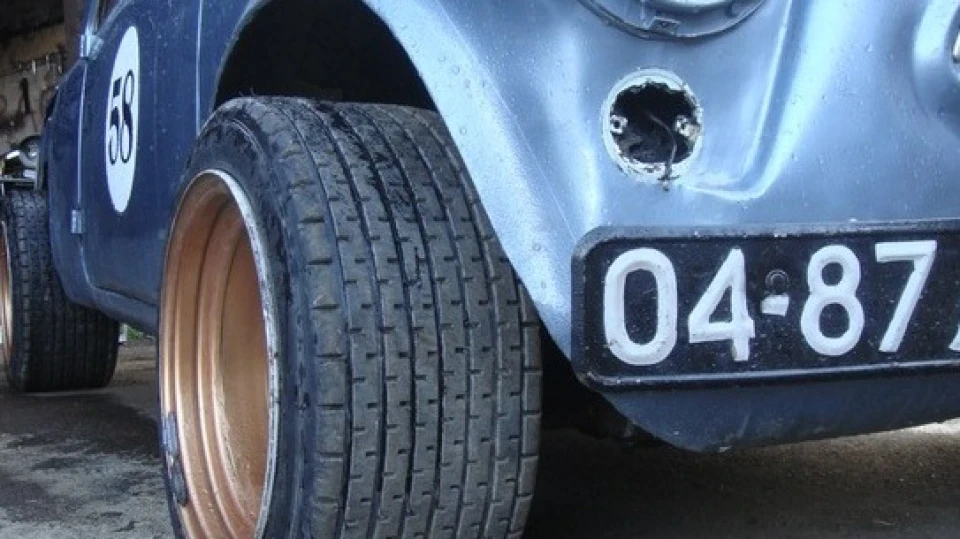 ЗАЗ 965 CBR-1100XX 2