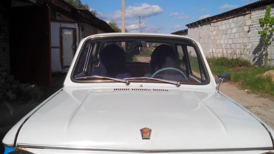 ЗАЗ 968 Білий з синьою смугою 3