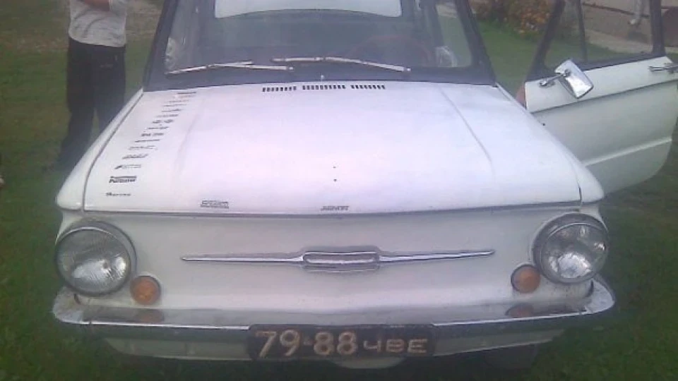 ЗАЗ 968 біле чорне 2