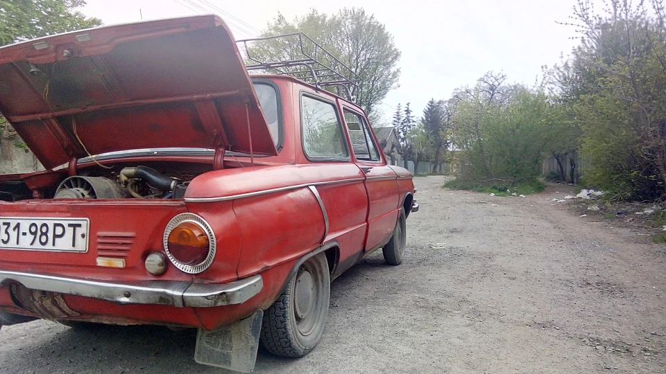 ЗАЗ 968 червона помідорка)