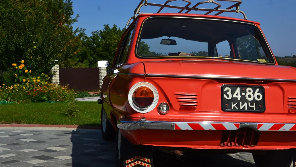 ЗАЗ 968 Rote Koralle 3