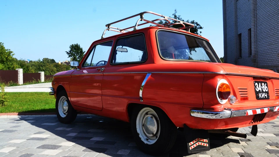 ЗАЗ 968 Rote Koralle 4