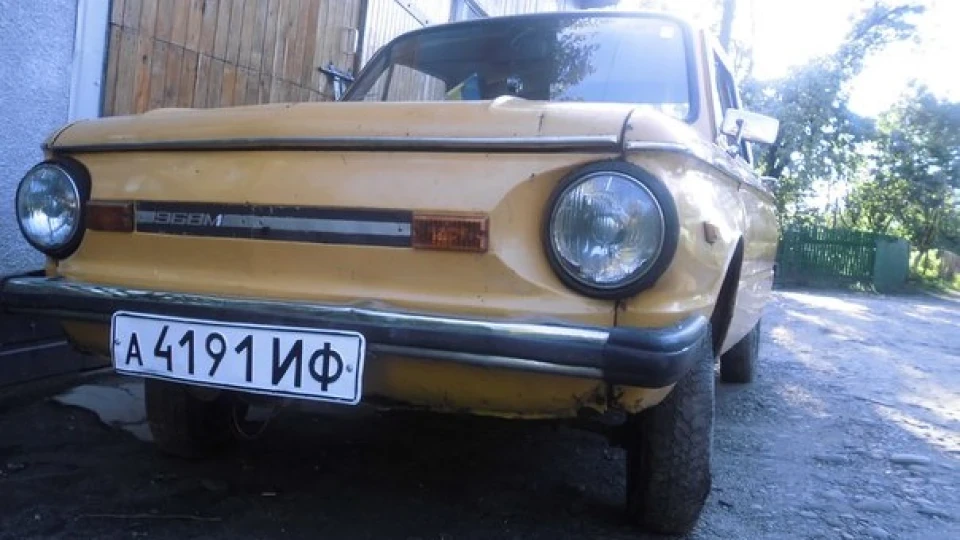 ЗАЗ 968 Yellow Submarine 3