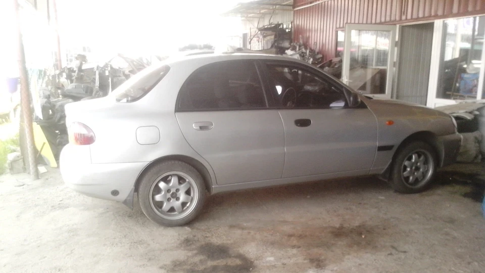 ЗАЗ Lanos недоDaewoo 4