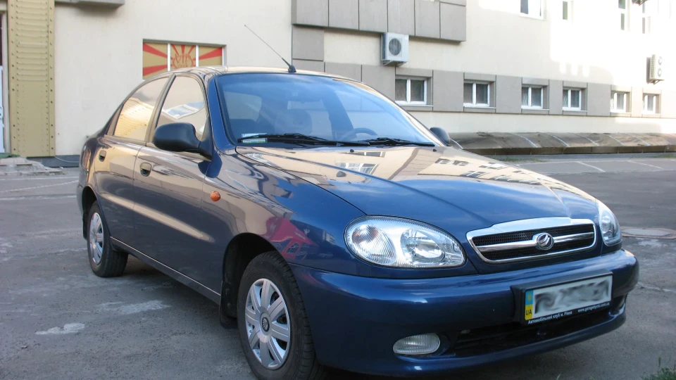 ЗАЗ Lanos Три-А-Три 1,5 SE 4