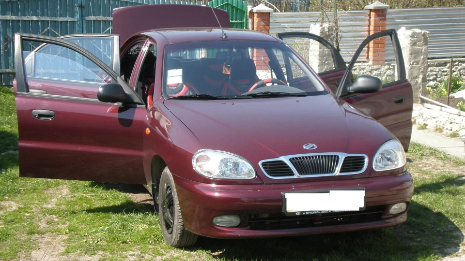 ЗАЗ Lanos Вишневий металік 1.5se