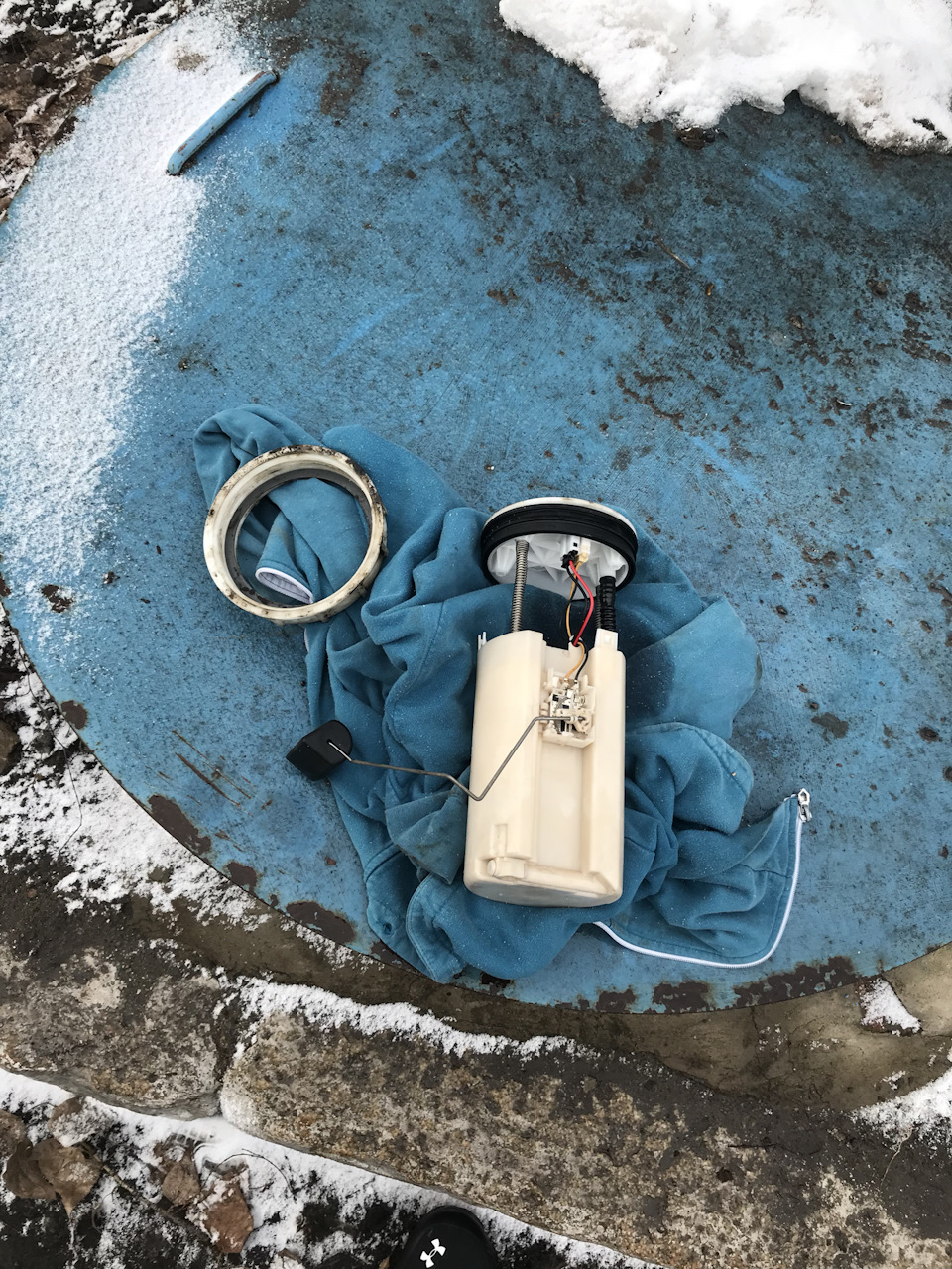 Паливний фільтр та сітка бензонасосу 3
