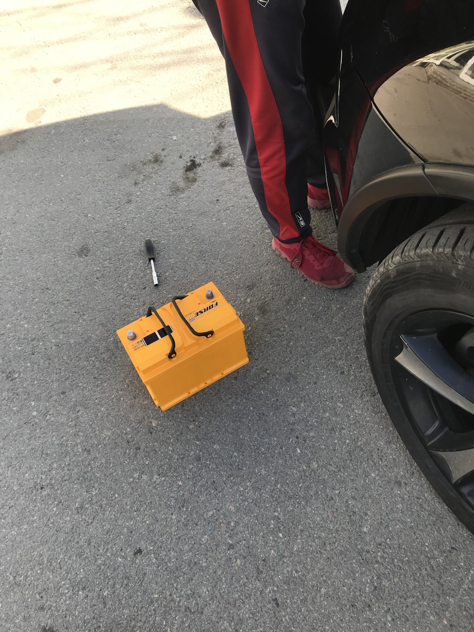 Заміна АКБ, Повісив подіум. 4