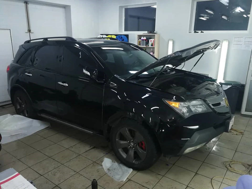 Фарбування та плівка Hexis Bodyfence.