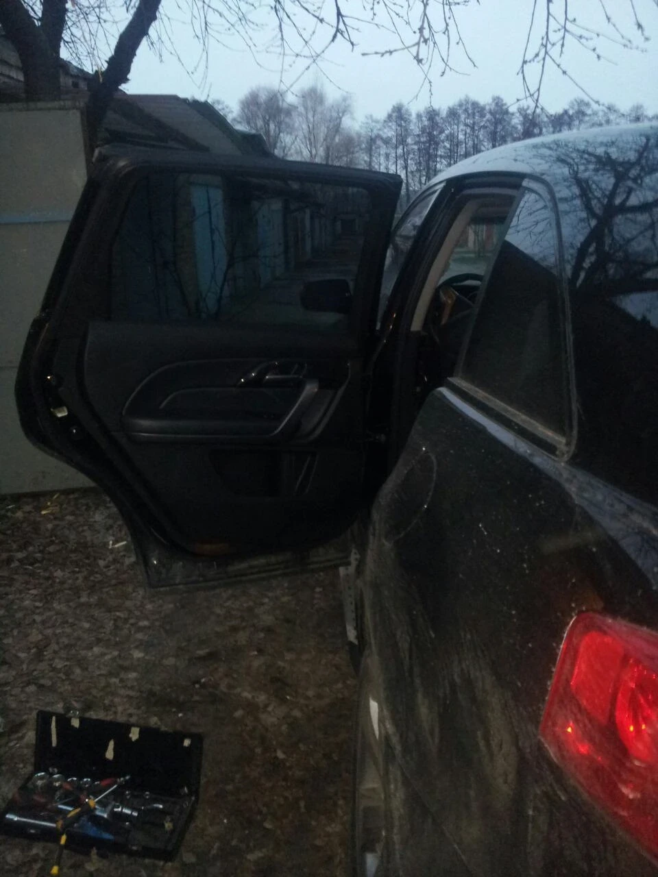 Дверні обмежувачі