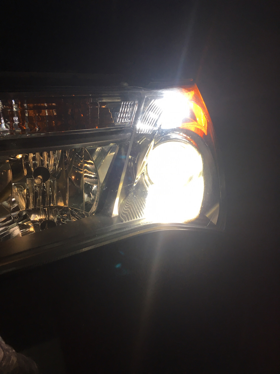 Габарити Philips X-treme Vision Led. 3